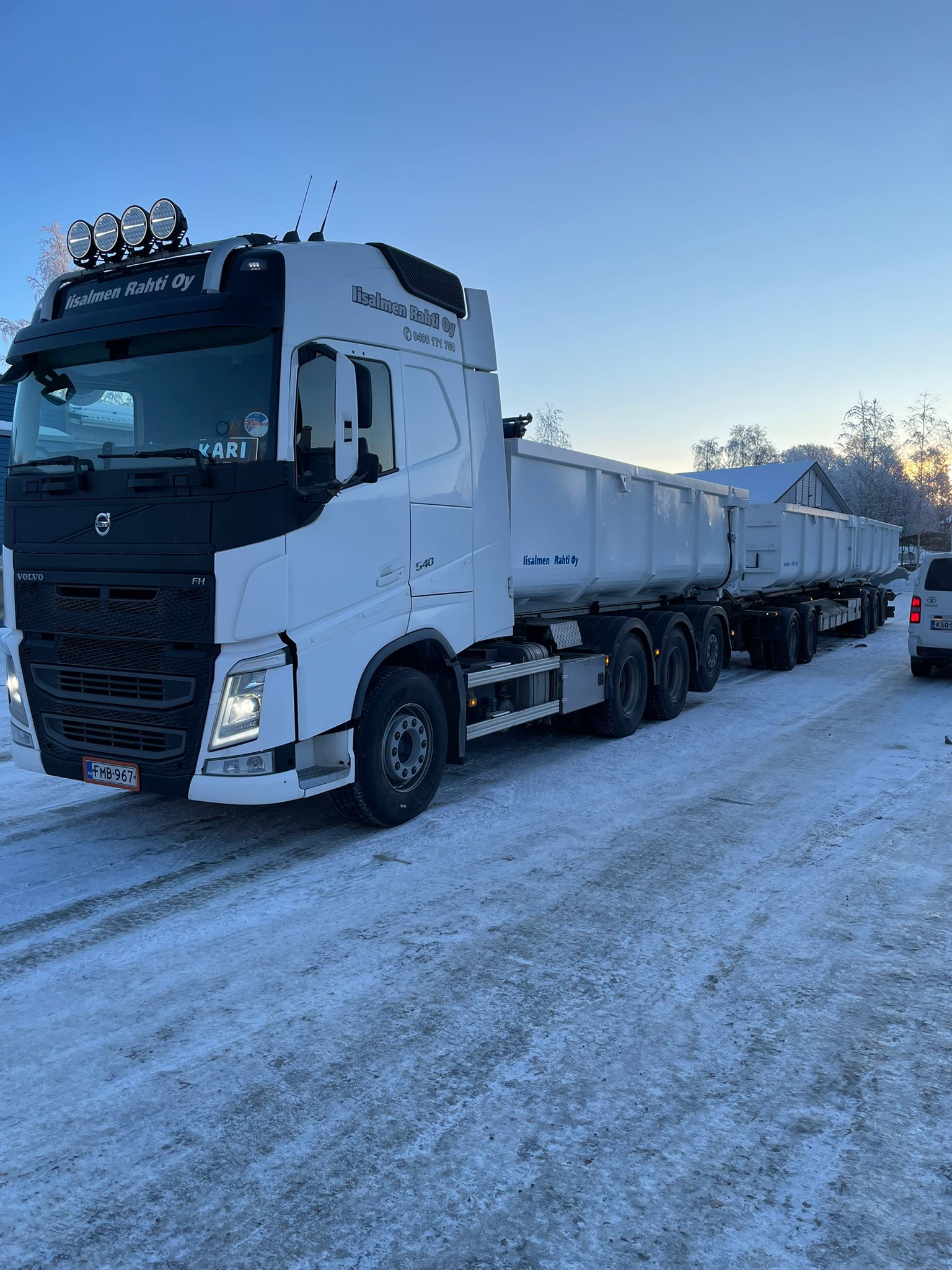Sora-, asfaltti- sekä rouhekuljetukset
Betoniteollisuudelle tarttumaton muovipinnoitus lavoissa